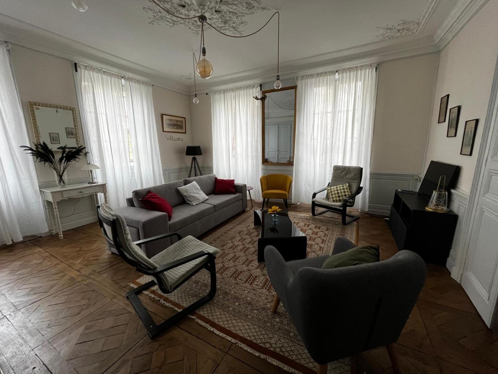 La Villa Louana 1 Appartement 160M2 Sobriete,Elegance En Coeur De Ville اوبيسون المظهر الخارجي الصورة